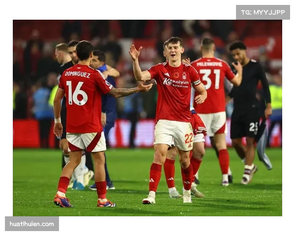 诺丁汉森林本赛季首回合3-0客胜利物浦,创下赛季最大冷门 诺丁汉森林本赛季首回合3-0客胜利物浦,创下赛季最大冷门